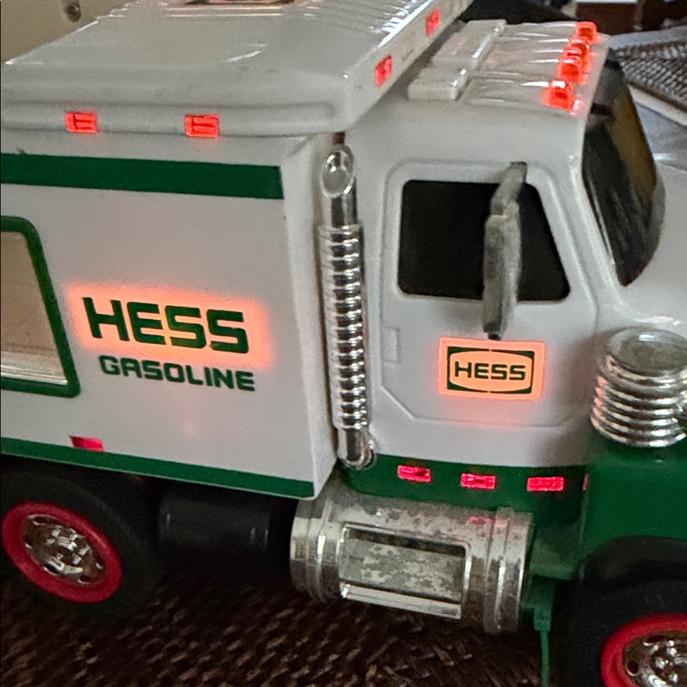 Green and White 2008 Hess Collectible Toy Truck with Working Lights - Picture 16 of 16